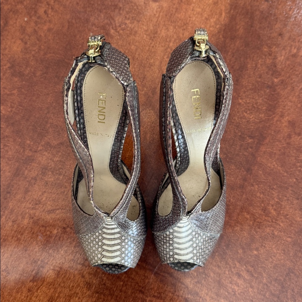 Fendi Python Open Toe Cut Out Platform Sandsls Sz… - image 4